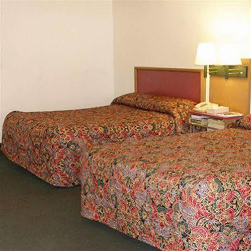 Knights Inn Center Valley Bagian luar foto